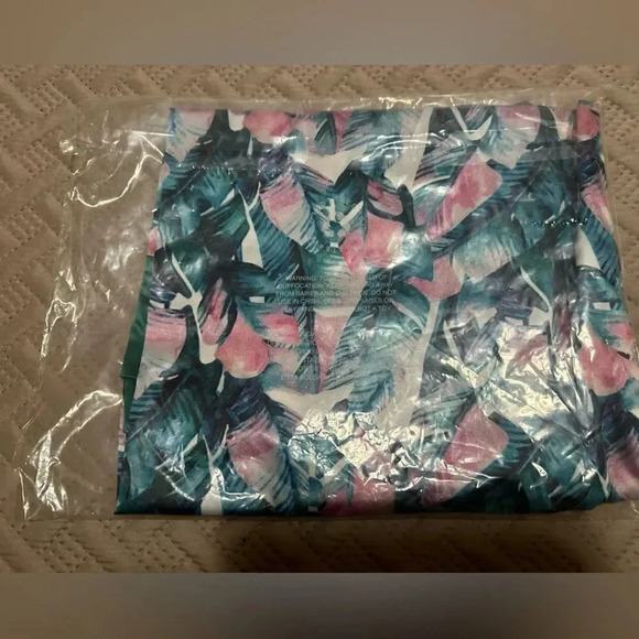 New-Plus Size Venus Sleep Chemise. Size 3X. - Picture 2 of 10